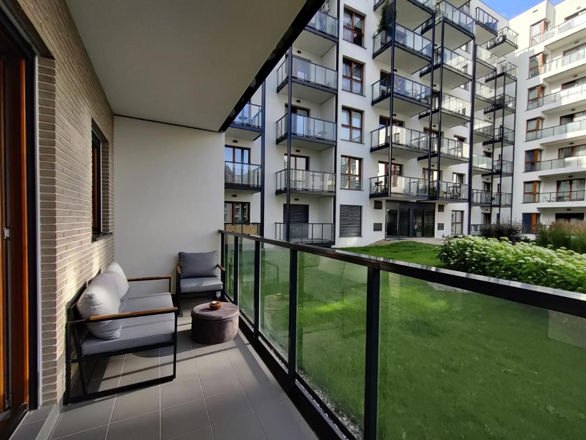 Hello Apartments Zajezdnia Wrzeszcz With Private Parking Gdansk Exterior photo