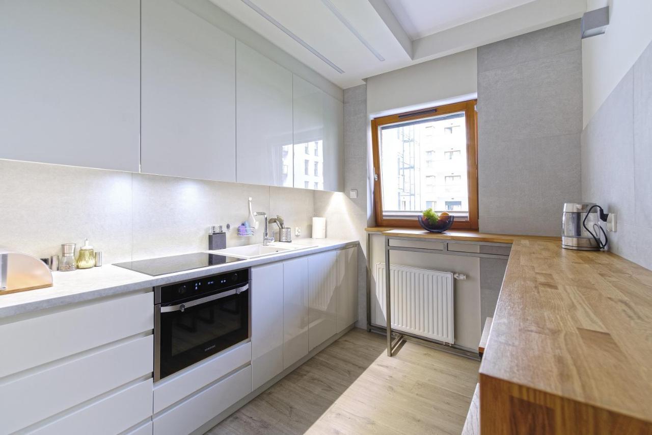 Hello Apartments Zajezdnia Wrzeszcz With Private Parking Gdansk Exterior photo