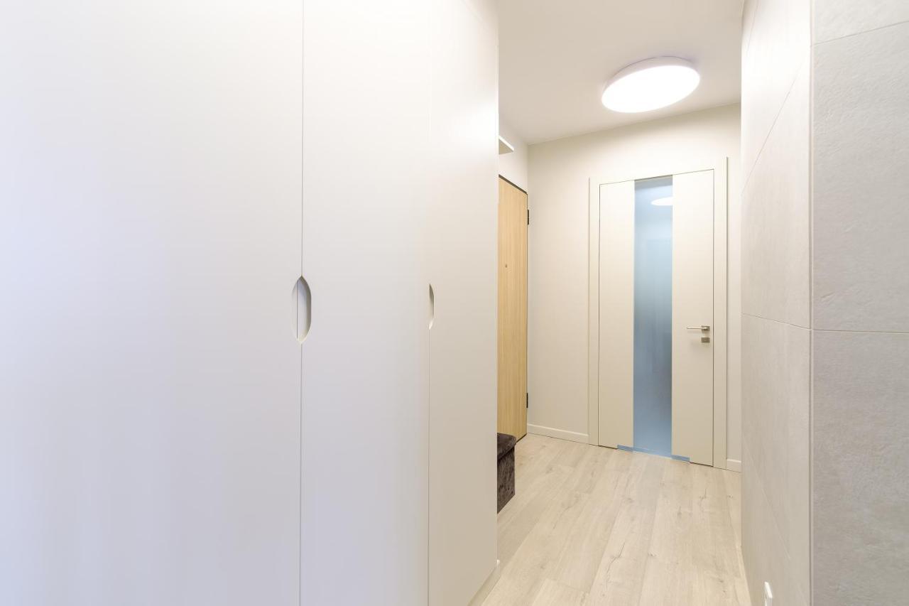 Hello Apartments Zajezdnia Wrzeszcz With Private Parking Gdansk Exterior photo