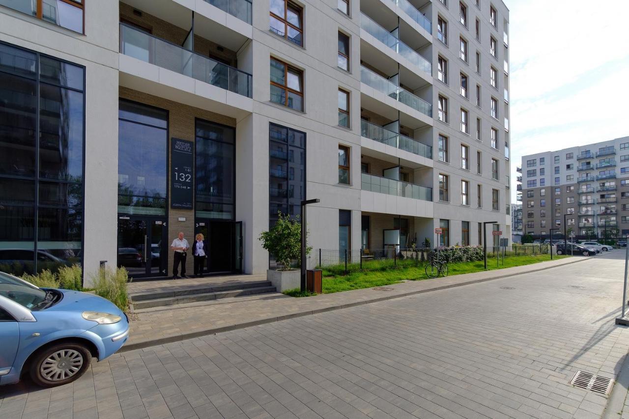 Hello Apartments Zajezdnia Wrzeszcz With Private Parking Gdansk Exterior photo